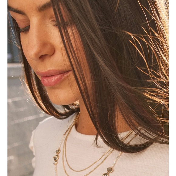 Collector’s Box Station Necklace - Picture 2 of 3